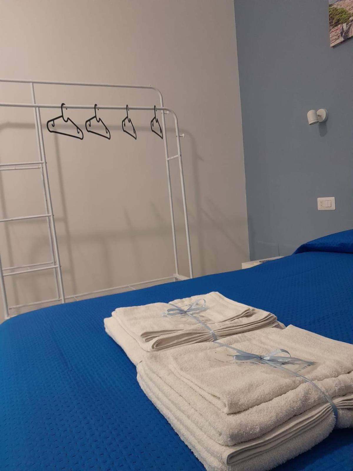Monteoliveto 5 Bed and Breakfast Napels Buitenkant foto