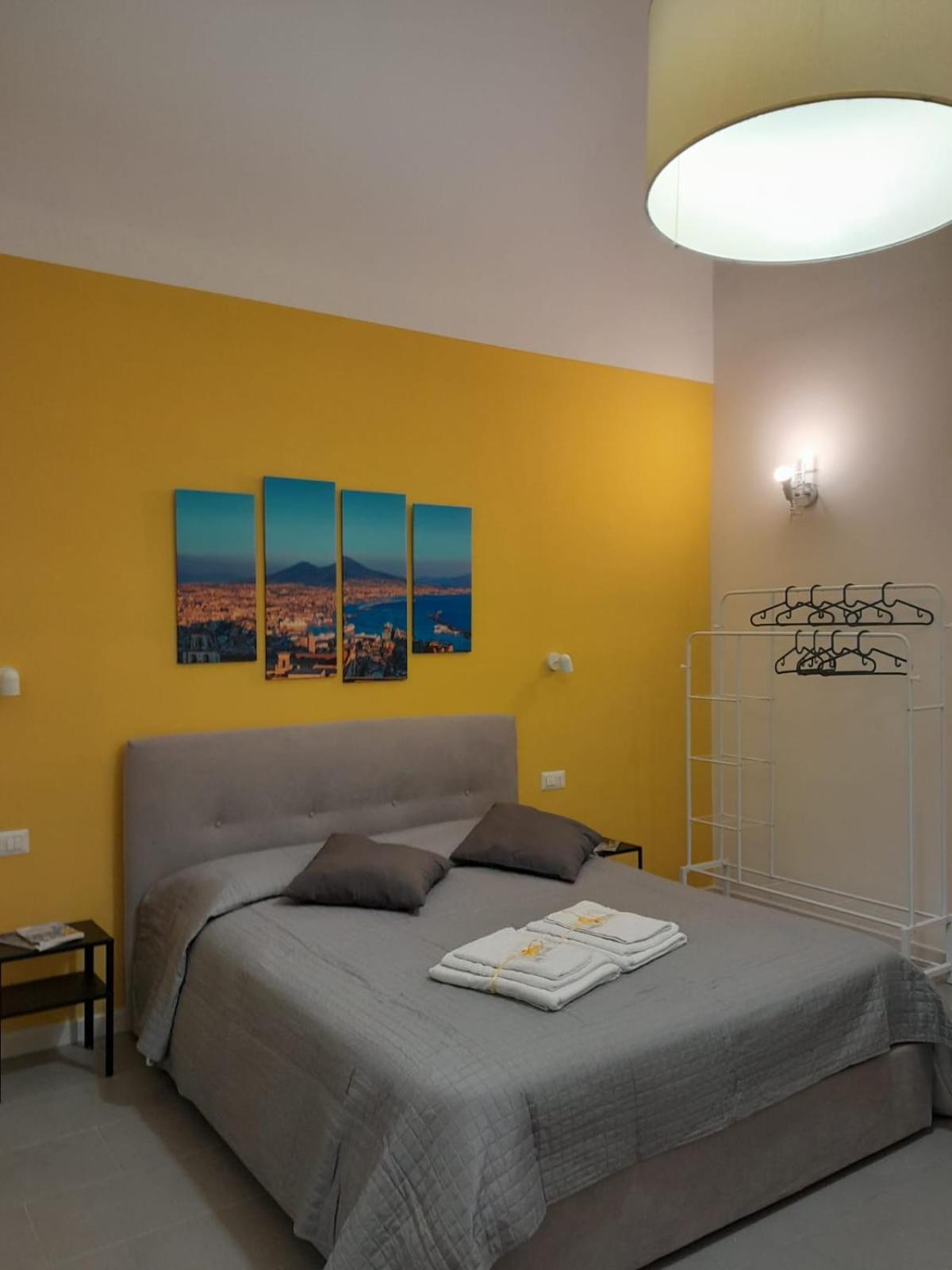 Monteoliveto 5 Bed and Breakfast Napels Buitenkant foto
