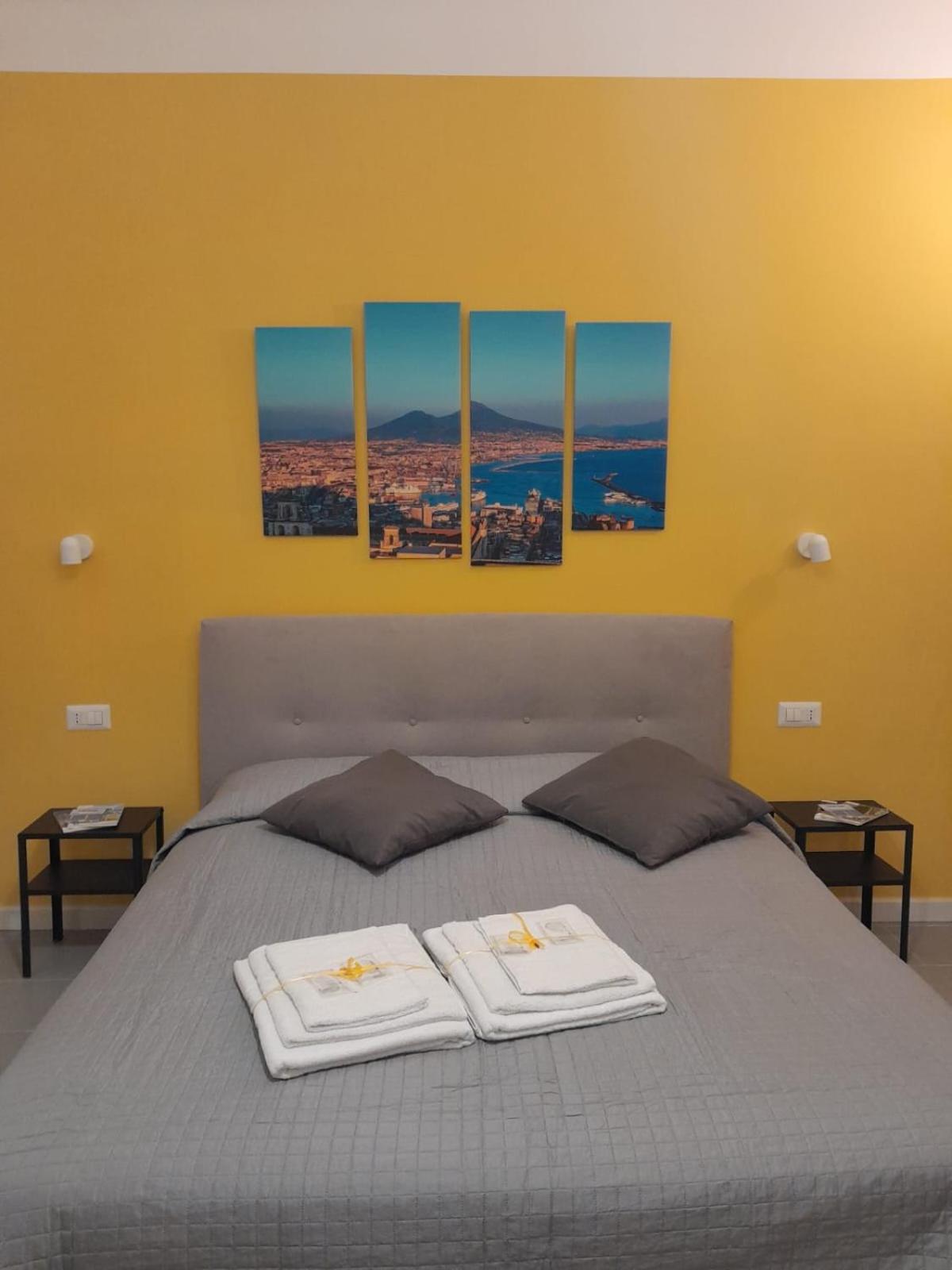Monteoliveto 5 Bed and Breakfast Napels Buitenkant foto